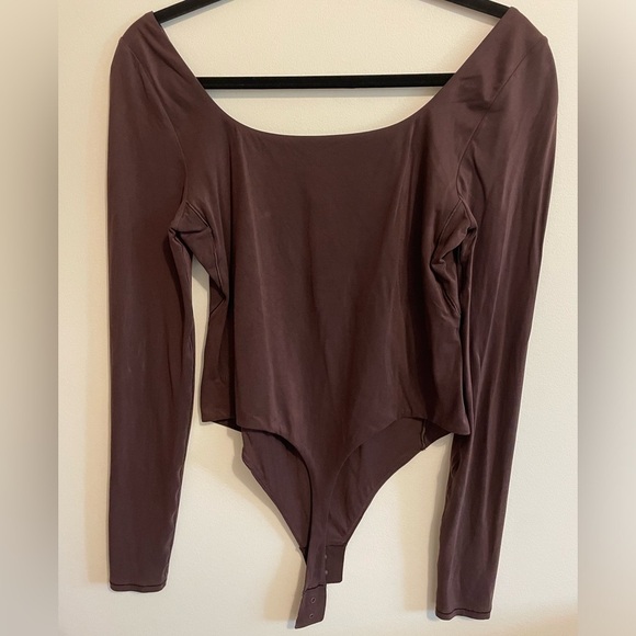 LULULEMON-Wundermost Ultra-Soft Nulu Square-Neck Long-Sleeve Bodysuit - Picture 4 of 5